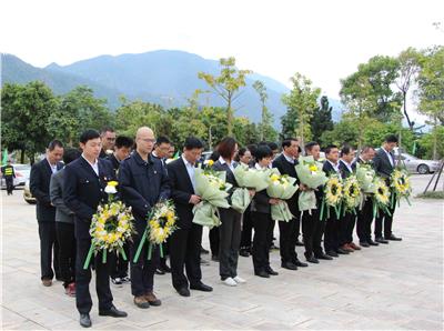 清明祭英烈，永不忘初心-----永富建設集團黨日活動